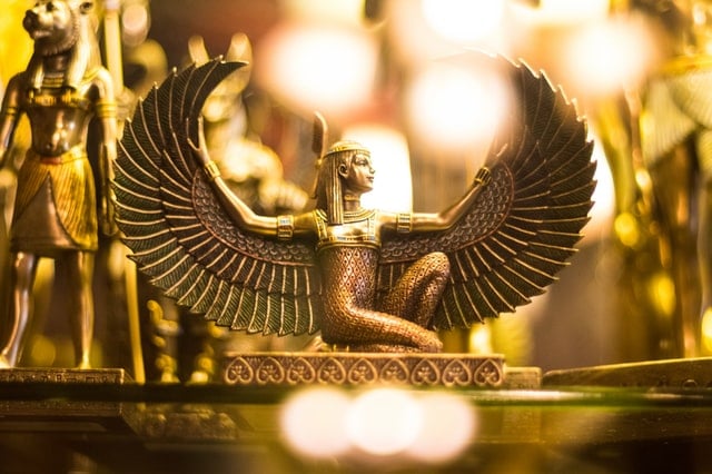 Estatua egipcia - Maquillaje egipcio