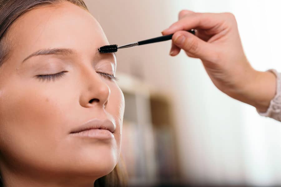 ▷▷ 3. Técnicas de maquillaje de cejas: dale personalidad a la mirada de tu  cliente - DM Image
